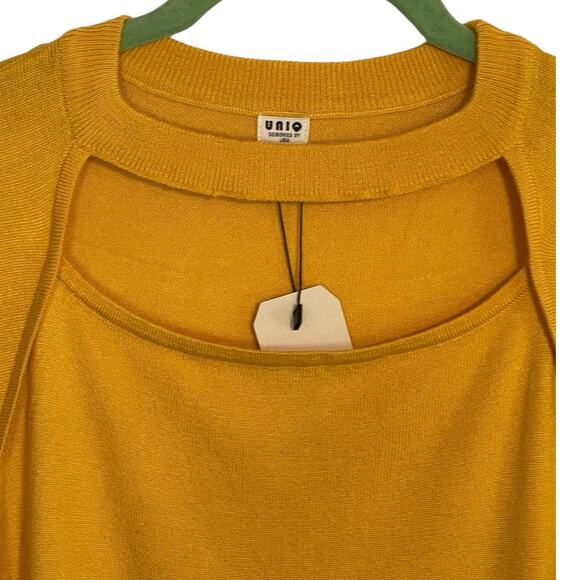 Uniq Women's Lightweight Long Sleeve Mustard Yellow Knit Sweater M/L NWT - Picture 2 of 8